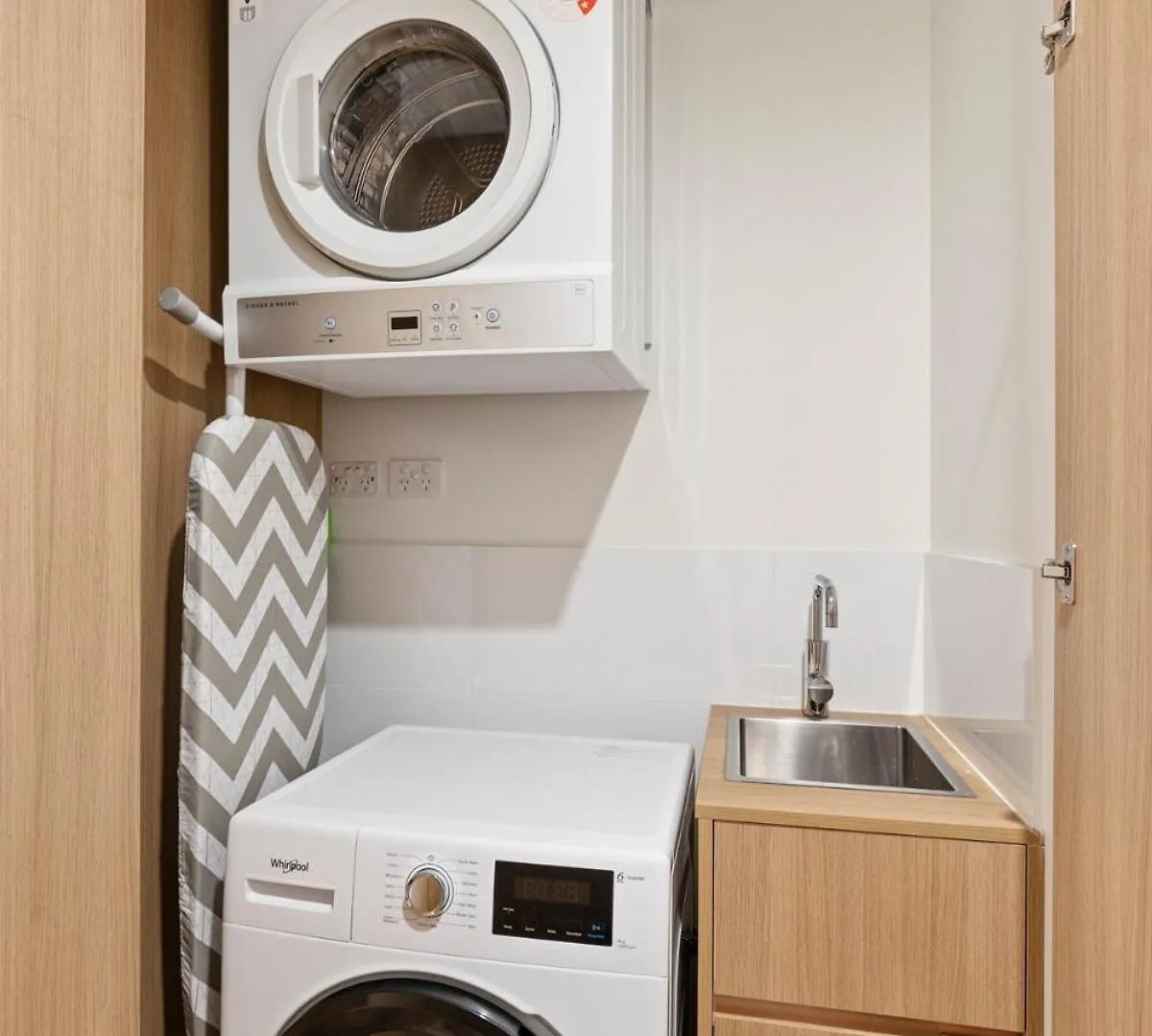 Lux Style Spacious 1 Bed Apt, Pool , Parking Brisbane